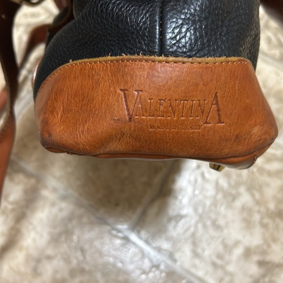 Valentina Shoulder Bag - Picture 4 of 12